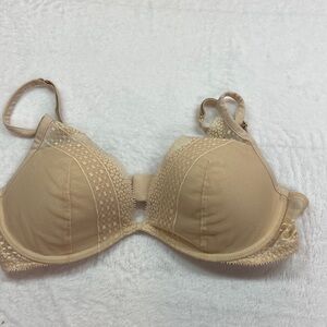 Victoria’s Secret Plunge Beige Underwire Lace Bra 36C. Preowned